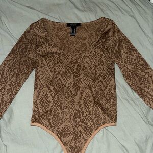 Forever 21 long sleeve bodysuit size S/M in Tan/Brown